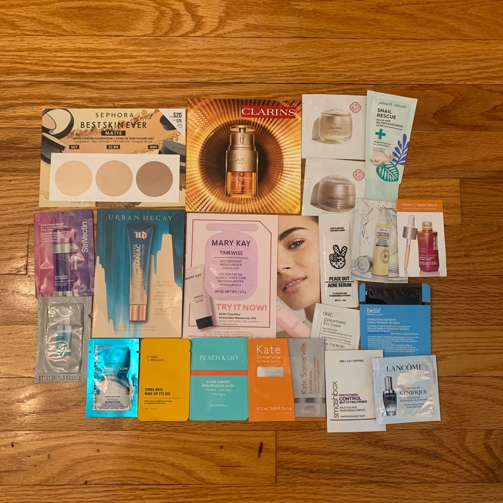 💙$7 Assorted Beauty and Skincare Sample Collection